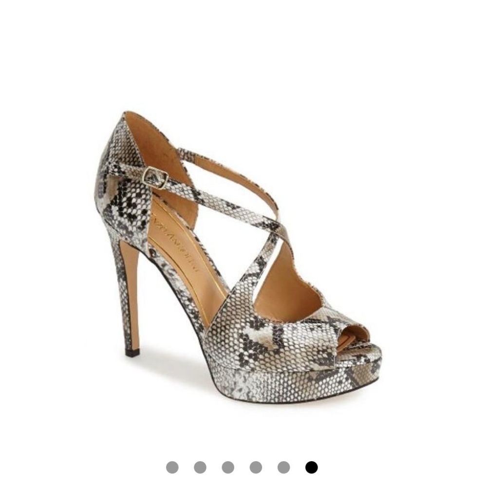 Enzo Angiolini taupe ivory snakeskin platform 9M
